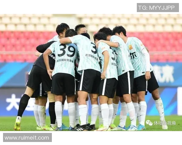 武汉篮球队强势领跑冠军赛积分榜积52分展现冠军实力